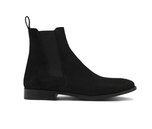 THE CLASSIC BLACK CHELSEA BOOTS